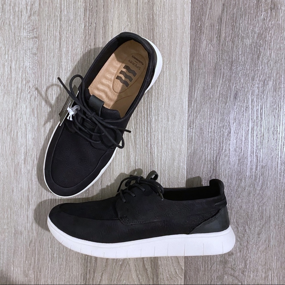 NWT Sperry Plushwave Women’s Shoe. Black leather. Size 6